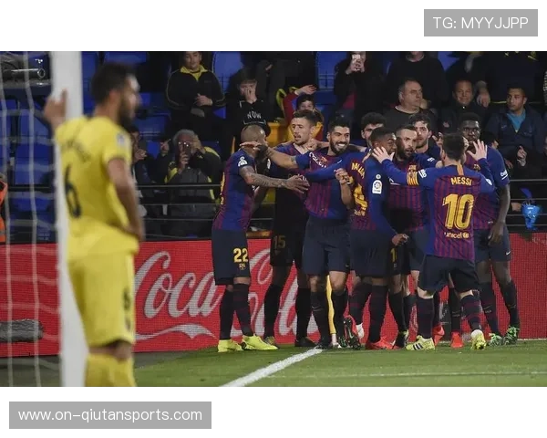 巴萨vs黄潜开场静立15秒，球员抗议海外赛程密集